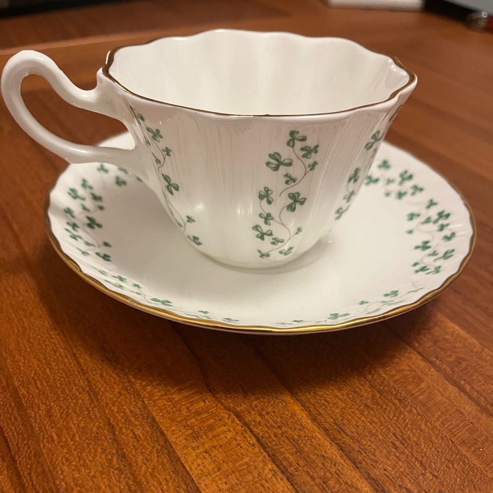 Royal Tara Fine Bone China Shamrock Irish With Gold Trim Teacup & Saucer